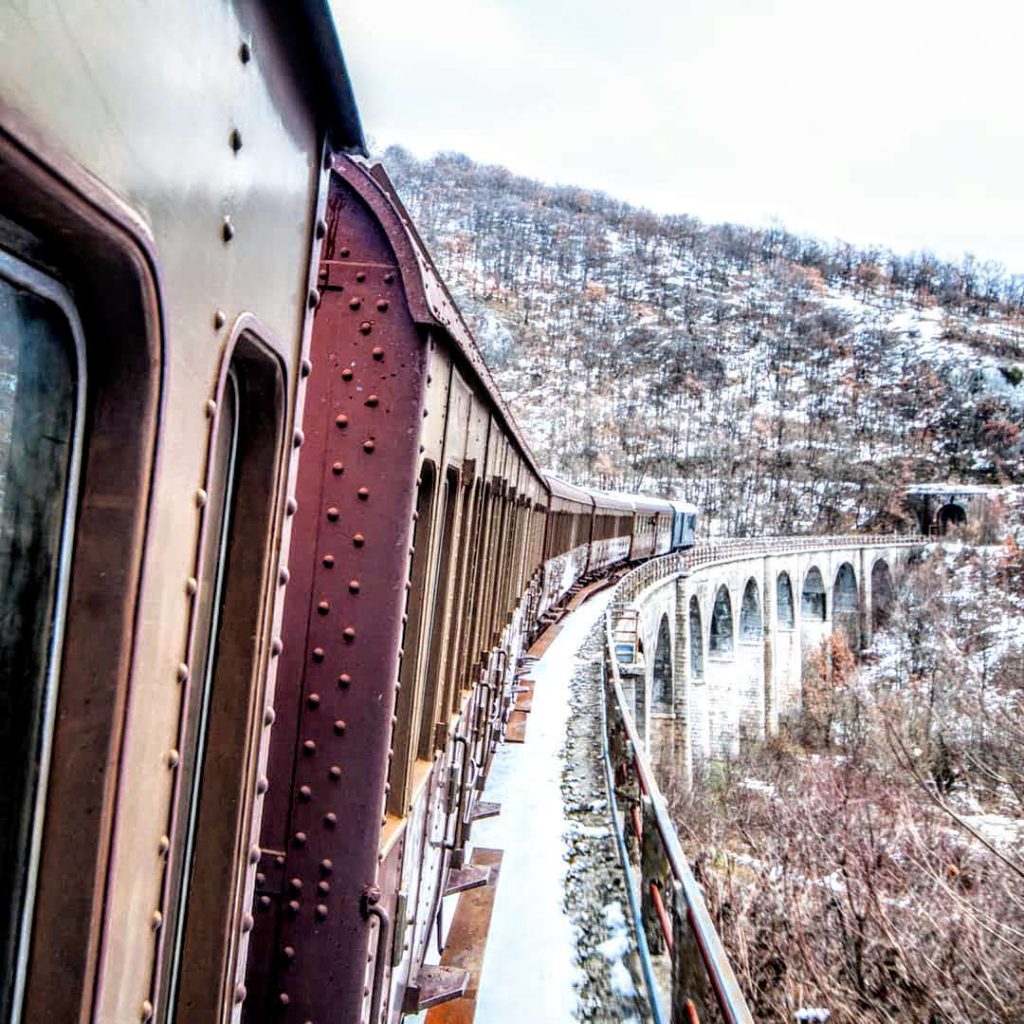 transiberiana abruzzo panoramic train snow