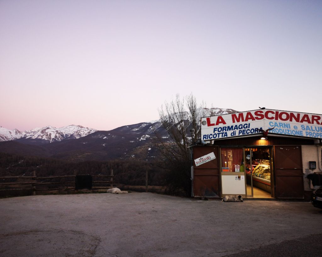 campotosto lake mascionara cheese