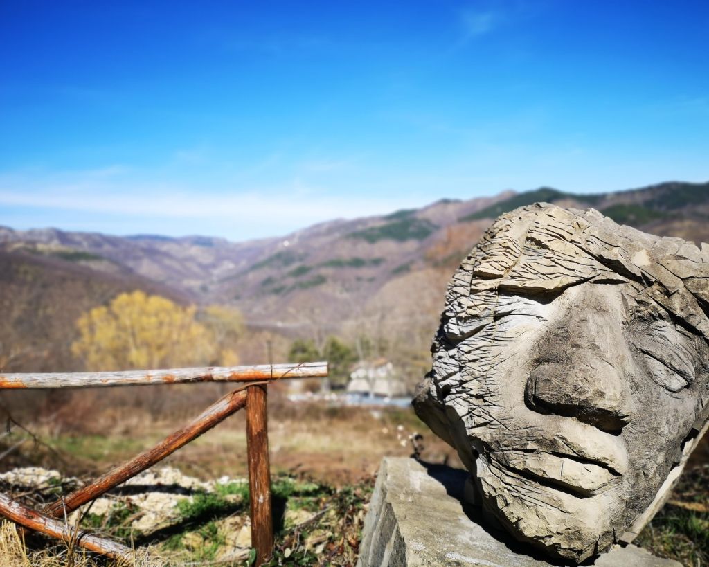 tottea stone sculpture teramo